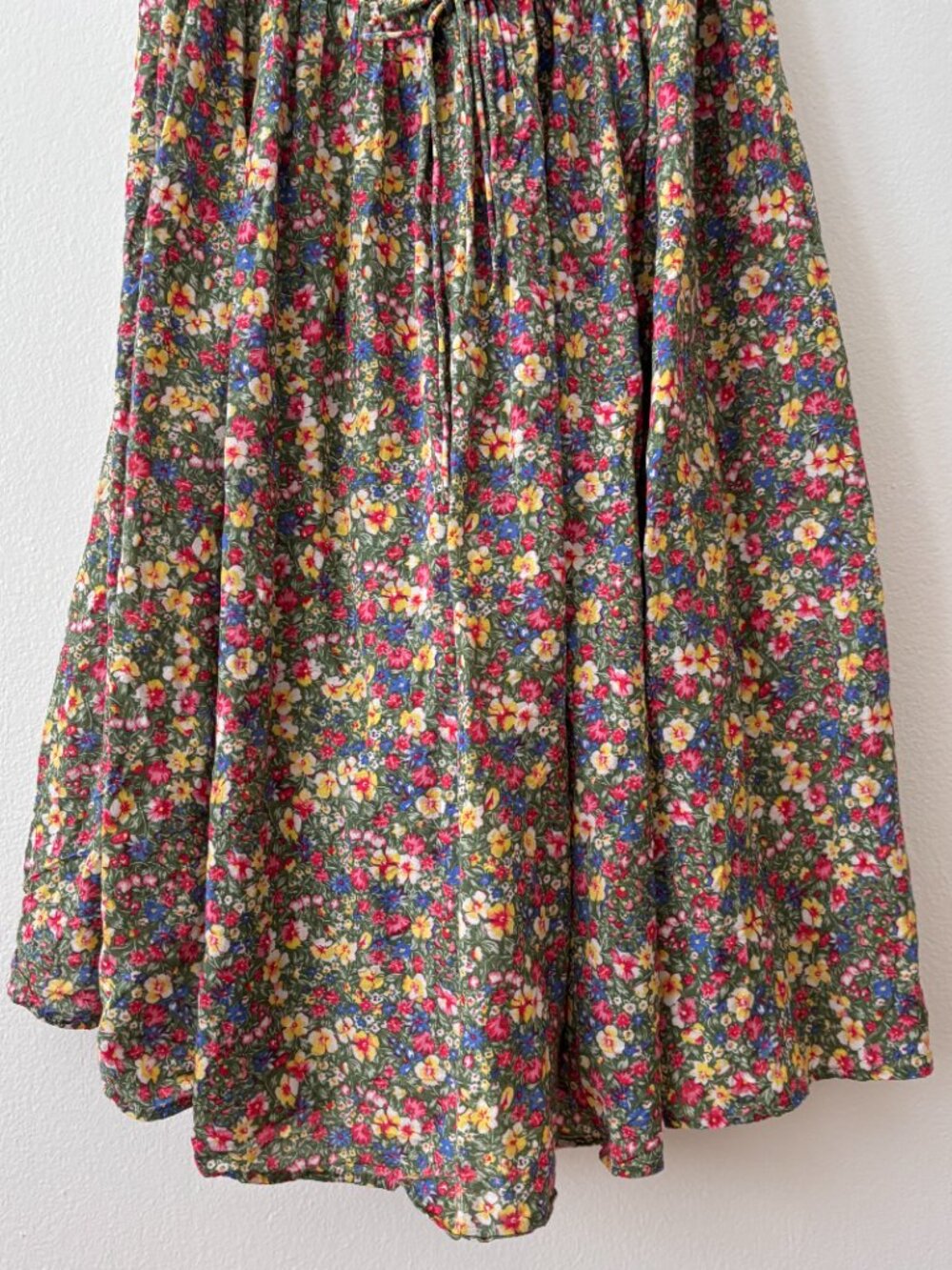 Dôen Emmaretta Shirred Floral Dress in Jardin Du Chateau - Picture 5 of 7